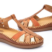 SANDALIA PLANA COLOR CUERO Y CIERRE DE VELCRO PIKOLINOS W8K-0705C1 BRANDY