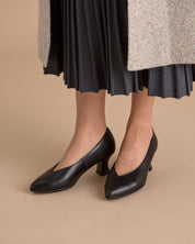 ZAPATO SALON NEGRO CORTE PICO 10854