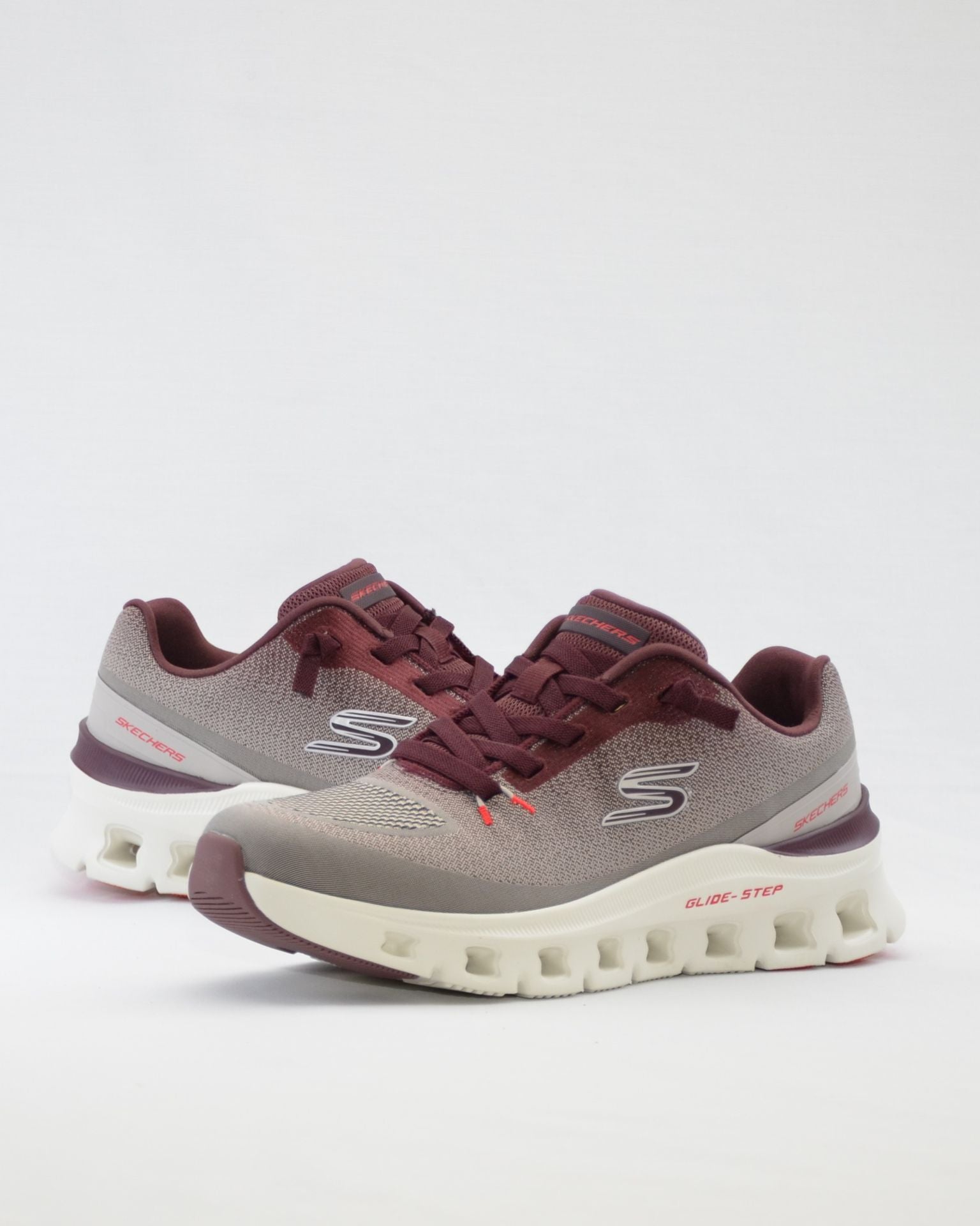 SNEAKERS HOMBRE SKECHERS GRIS BURDEOS 233132 TPBG CORDON ELÁSTICOS