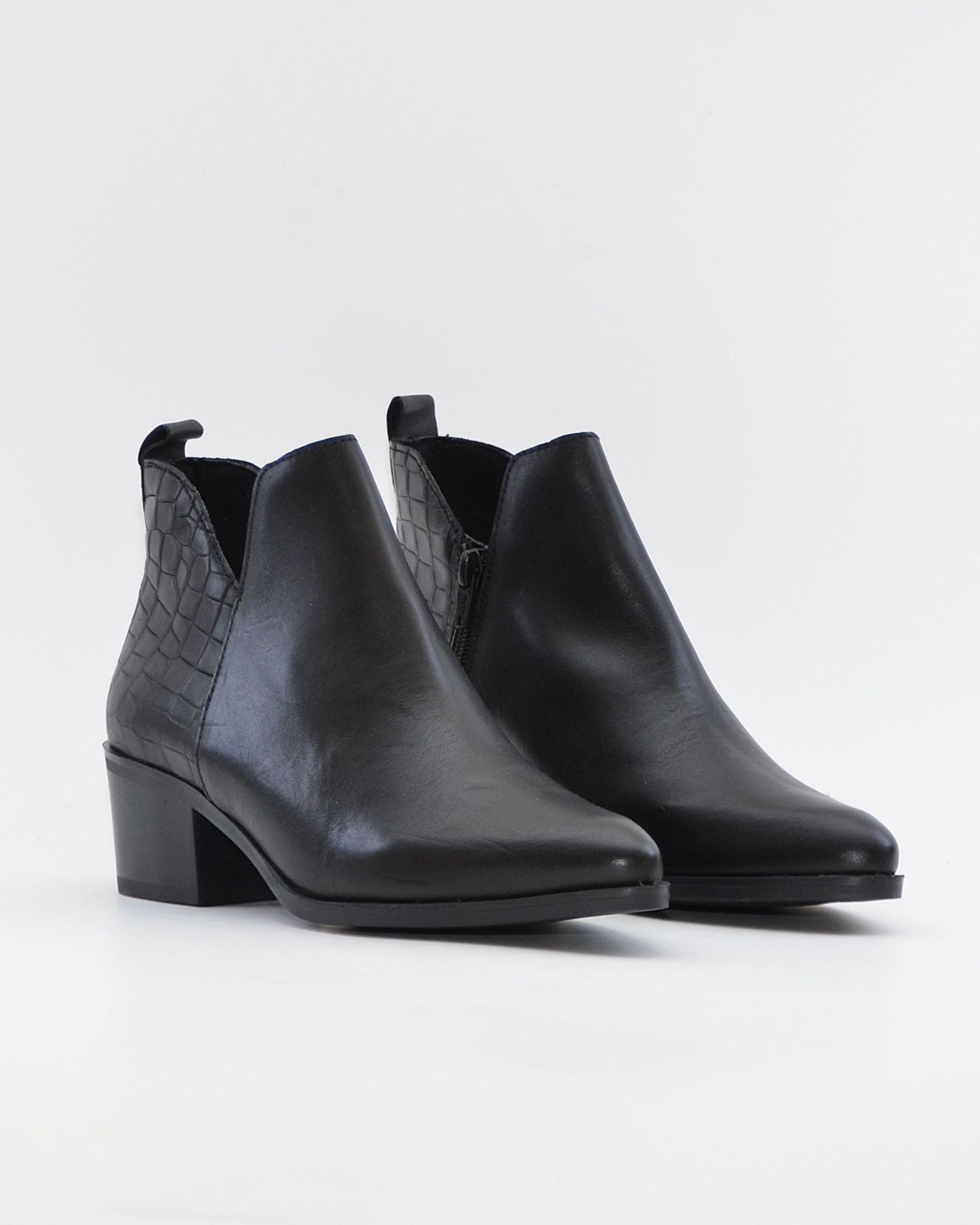 BOTIN MUJER TACON ANCHO PIEL NEGRO KAOLA 3056