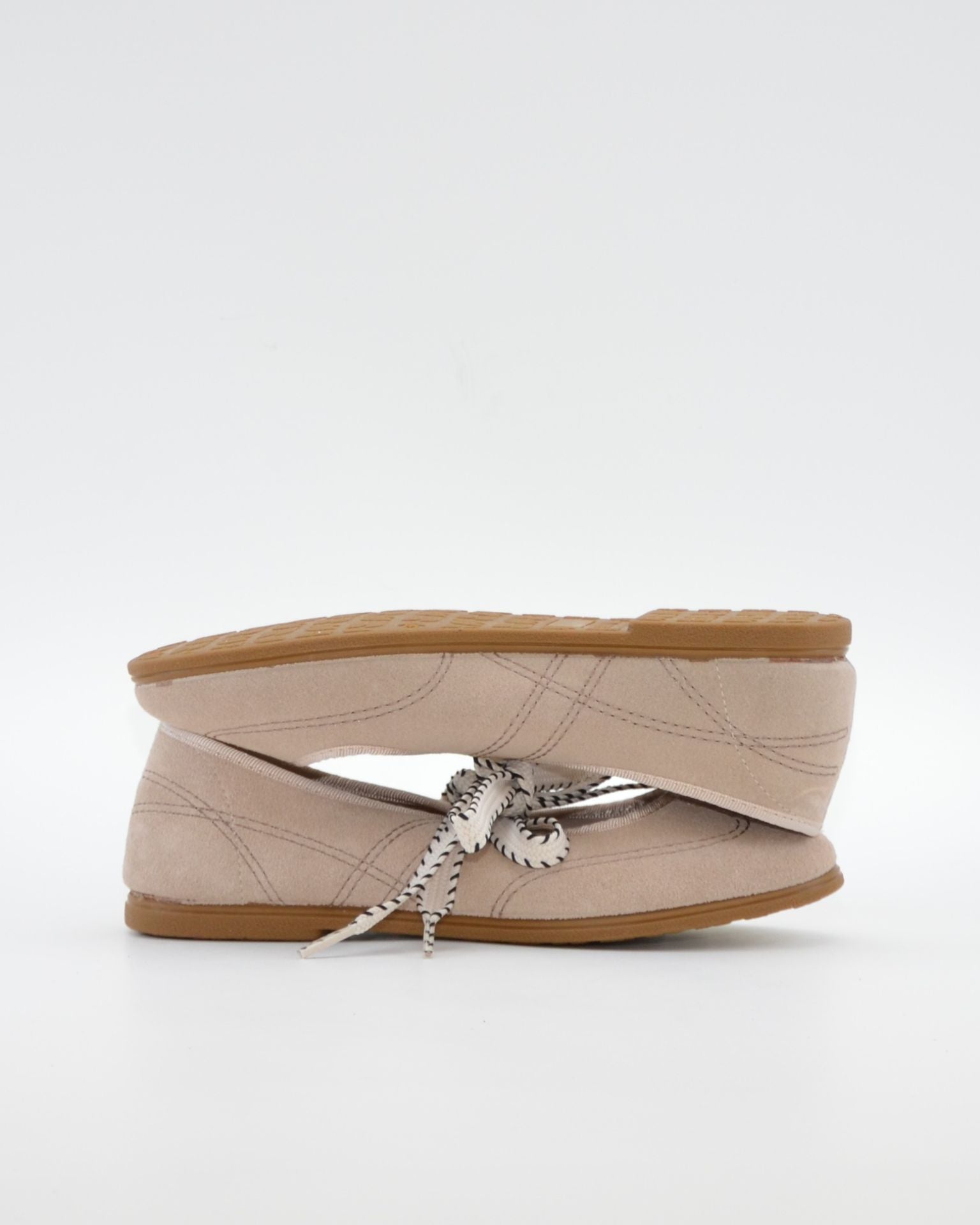 MERCEDITAS EN SERRAJE CON LAZO COLOR BEIGE MACARENA RANIA 73