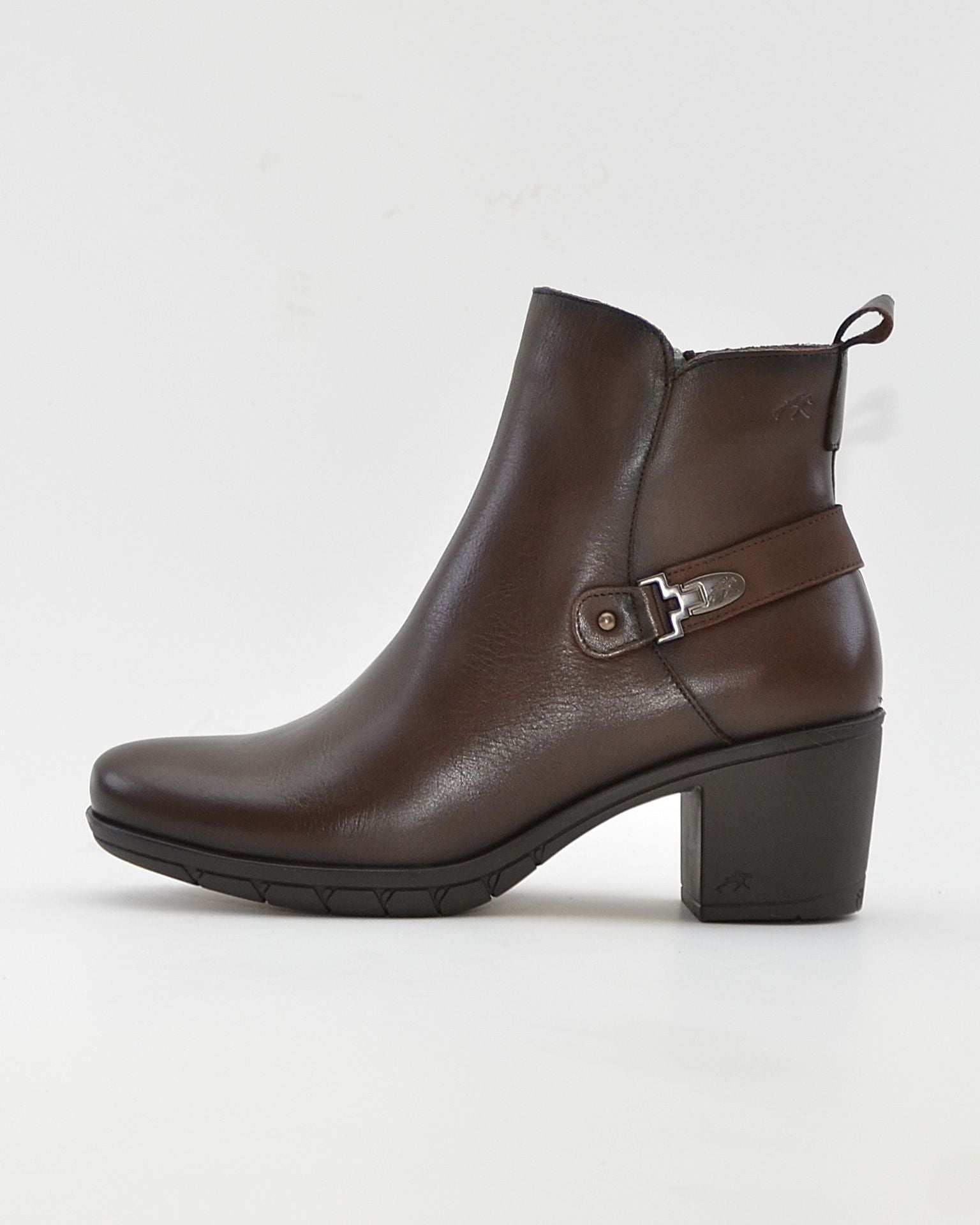 BOTIN MUJER MARRÓN TACON ANCHO FLUCHOS NYDIA F1798