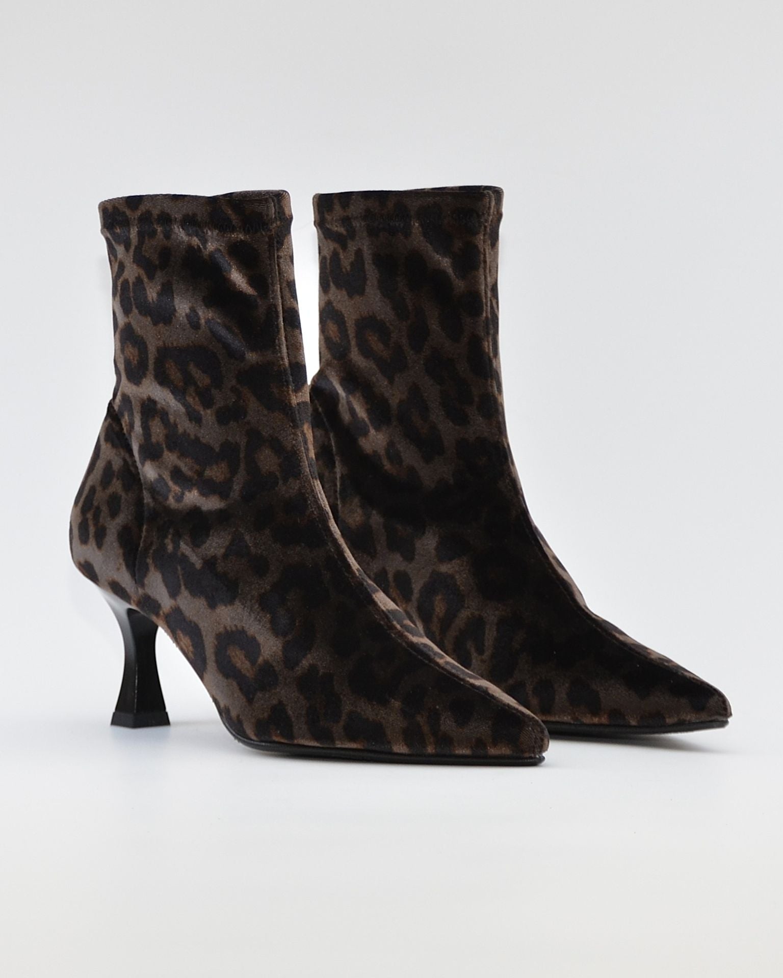 BOTIN LYCRA MUJER COLOR LEOPARDO NEGRO DANIELA VEGA 2475S TERCIOPELO