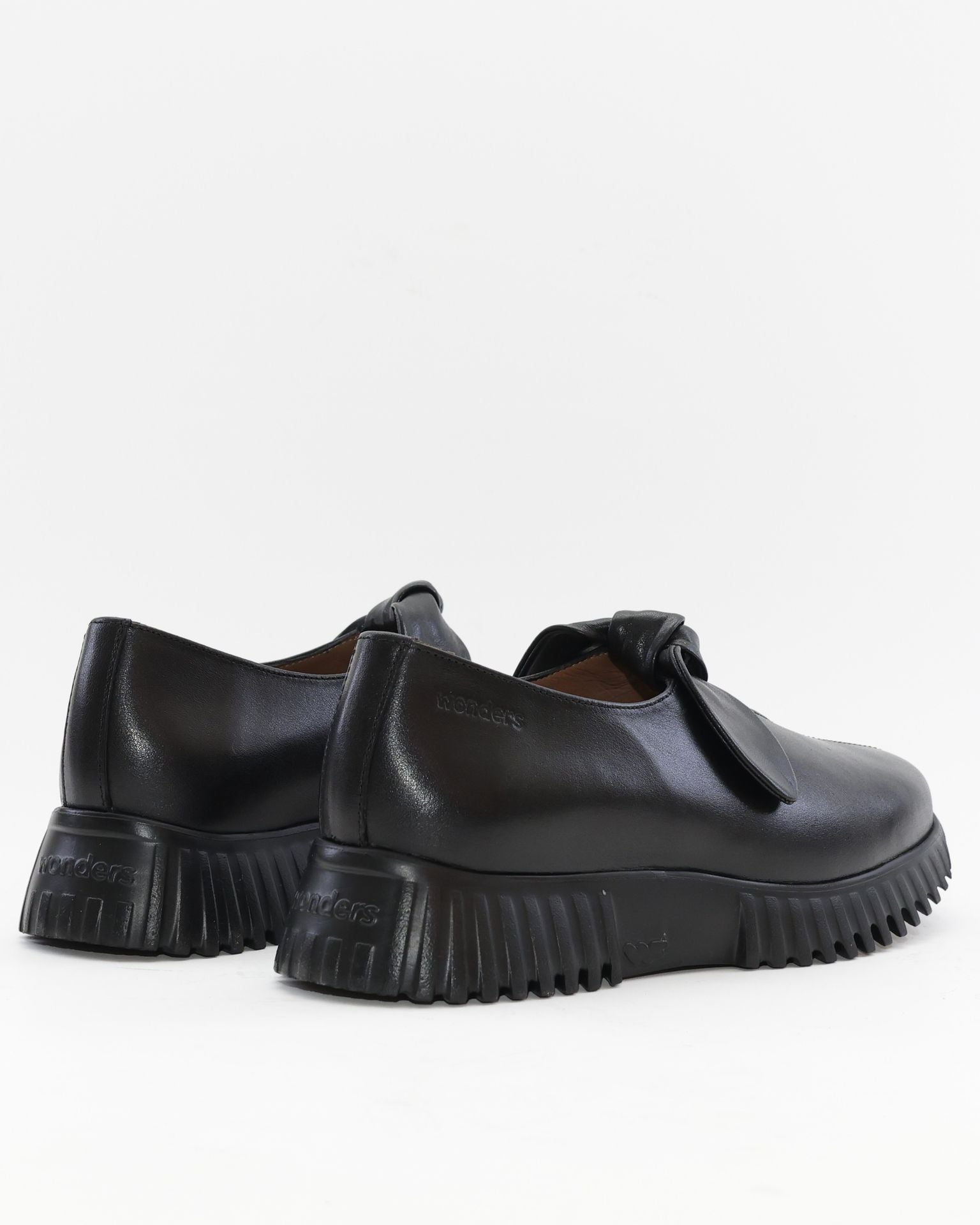 ZAPATO MUJER ESCOTADO ADORNO LAZO ANUDADO WONDERS A-4421 VELVET NEGRO