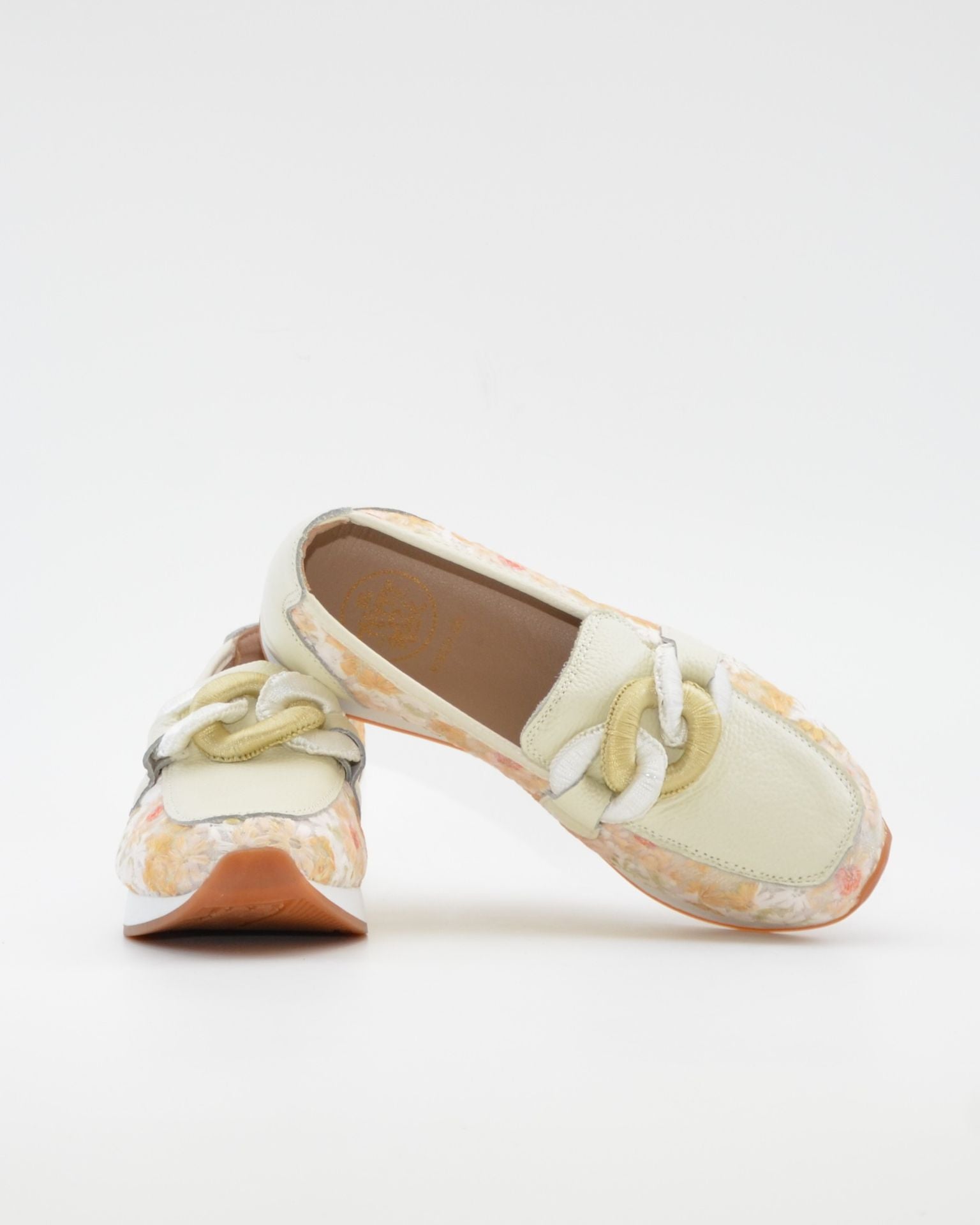 MOCASIN DEPORTIVO MUJER COLOR BEIGE BORDADO FLORES THE HAPPY MONK VANITY 011
