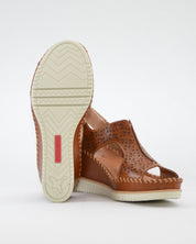 SANDALIA CUÑA MUJER PIEL MICROPERFORADA COLOR BRANDY PIKOLINOS W3Z-1623C1