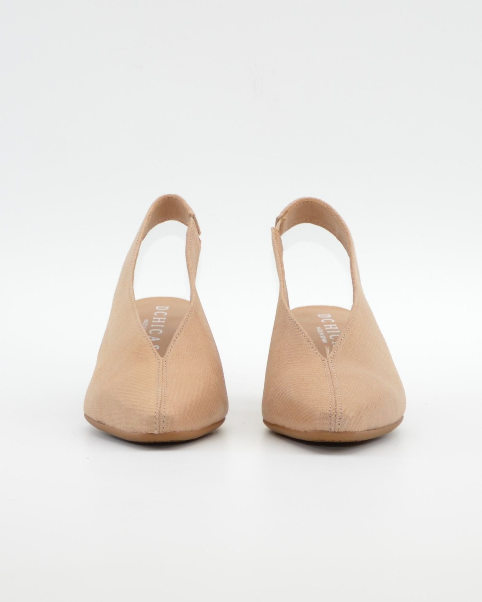 ZAPATO DESTALONADO CON TACON MEDIO ANCHO ESPECIAL COLOR BEIGE