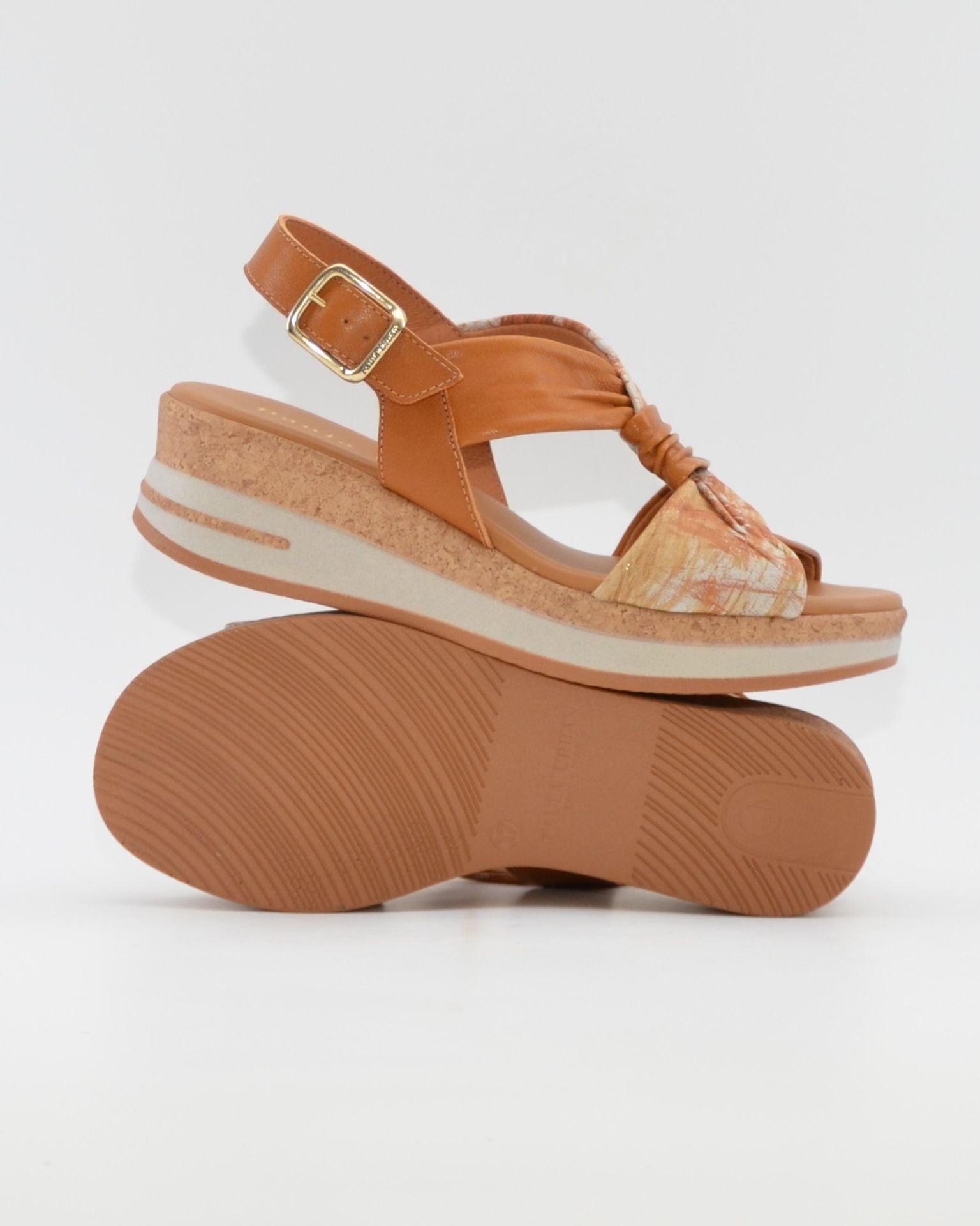 SNDALIA MUJER CUÑA COLOR CUERO PLANTA ACOLCHADA PAULA URBAN 35-710