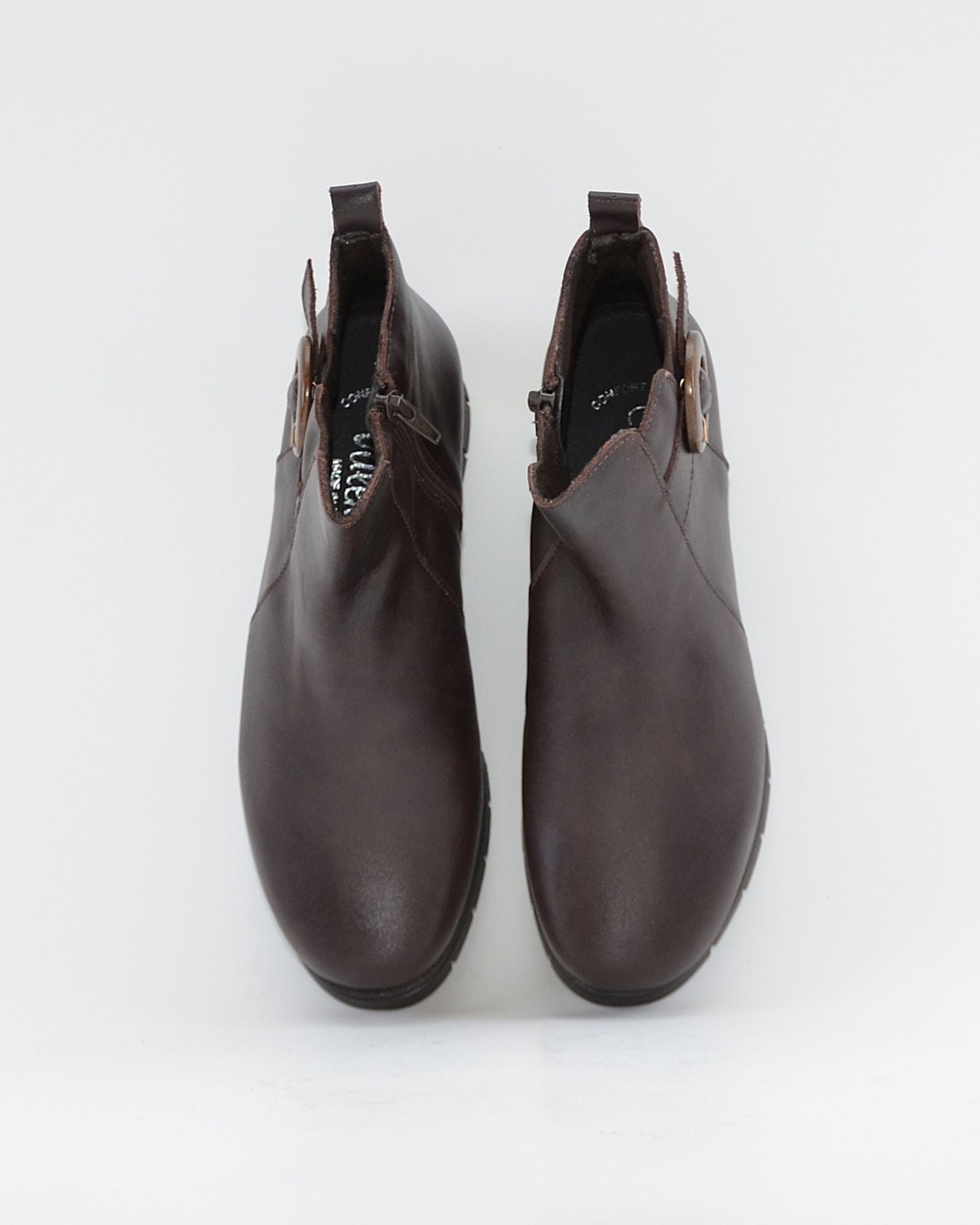 BOTINES DE MUJER CON CUÑA BAJA Y CREMALLERA COLOR MARRON CHOCOLATE VALERIAS 2910