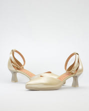 ZAPATO VESTIR MUJER PUNTERA Y TALON CERRADO CON PULSERA COLOR PLATINO DESIREE MACA 3