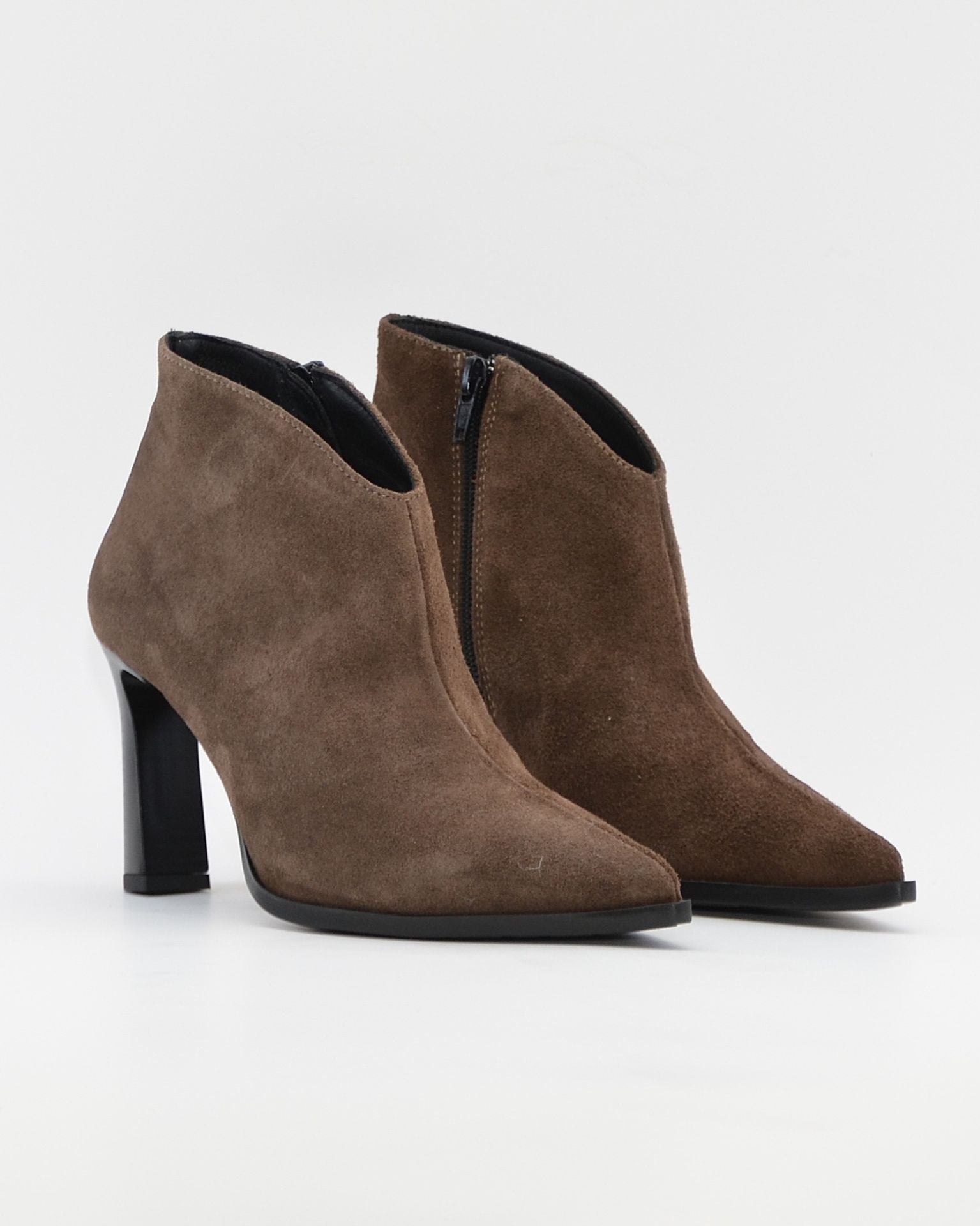 BOTIN DE MUJER TACON FINO COLOR SERRAJE FOCA DESIREE SHAIRA 2