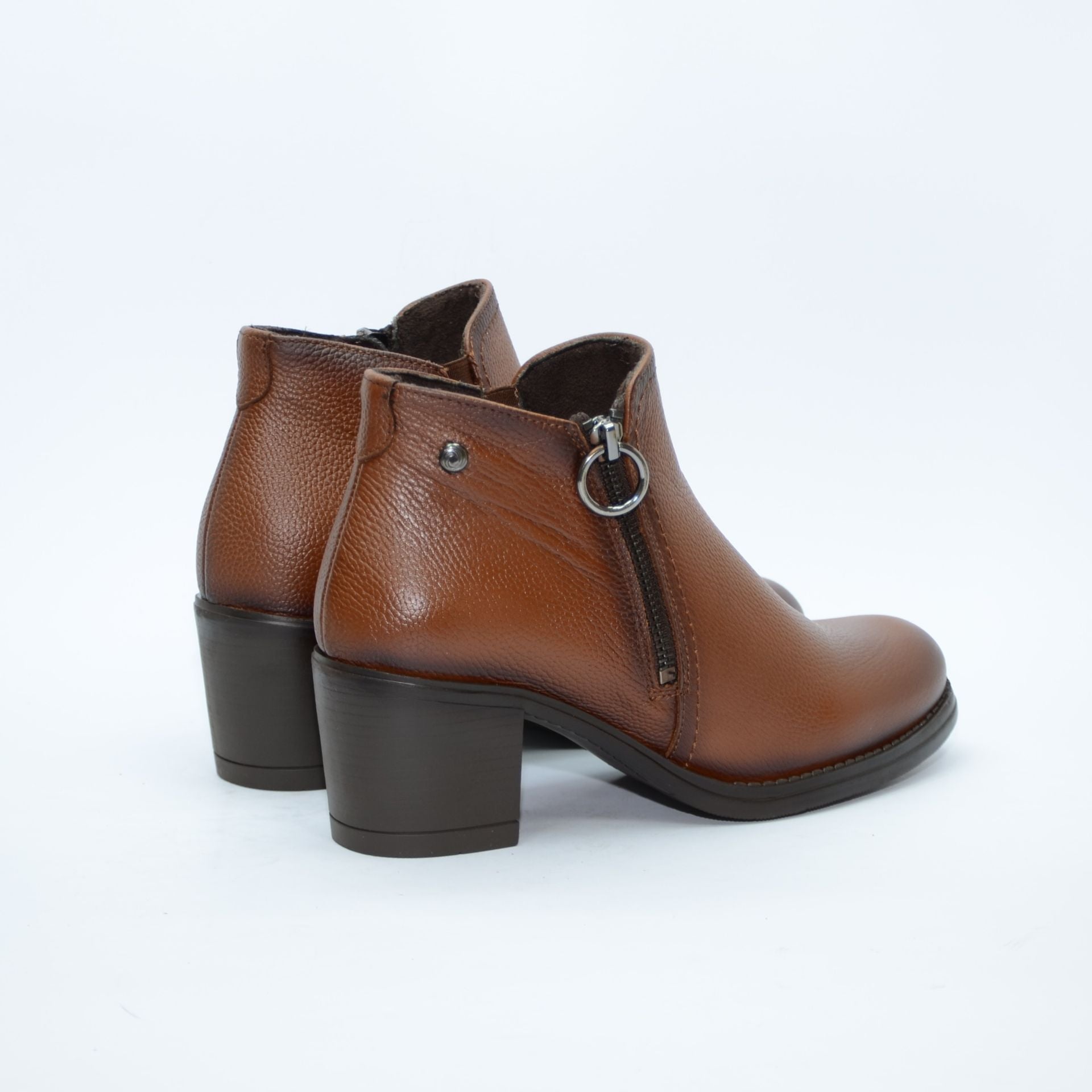BOTIN TACON CUADRADO CIERVO CUERO 8816