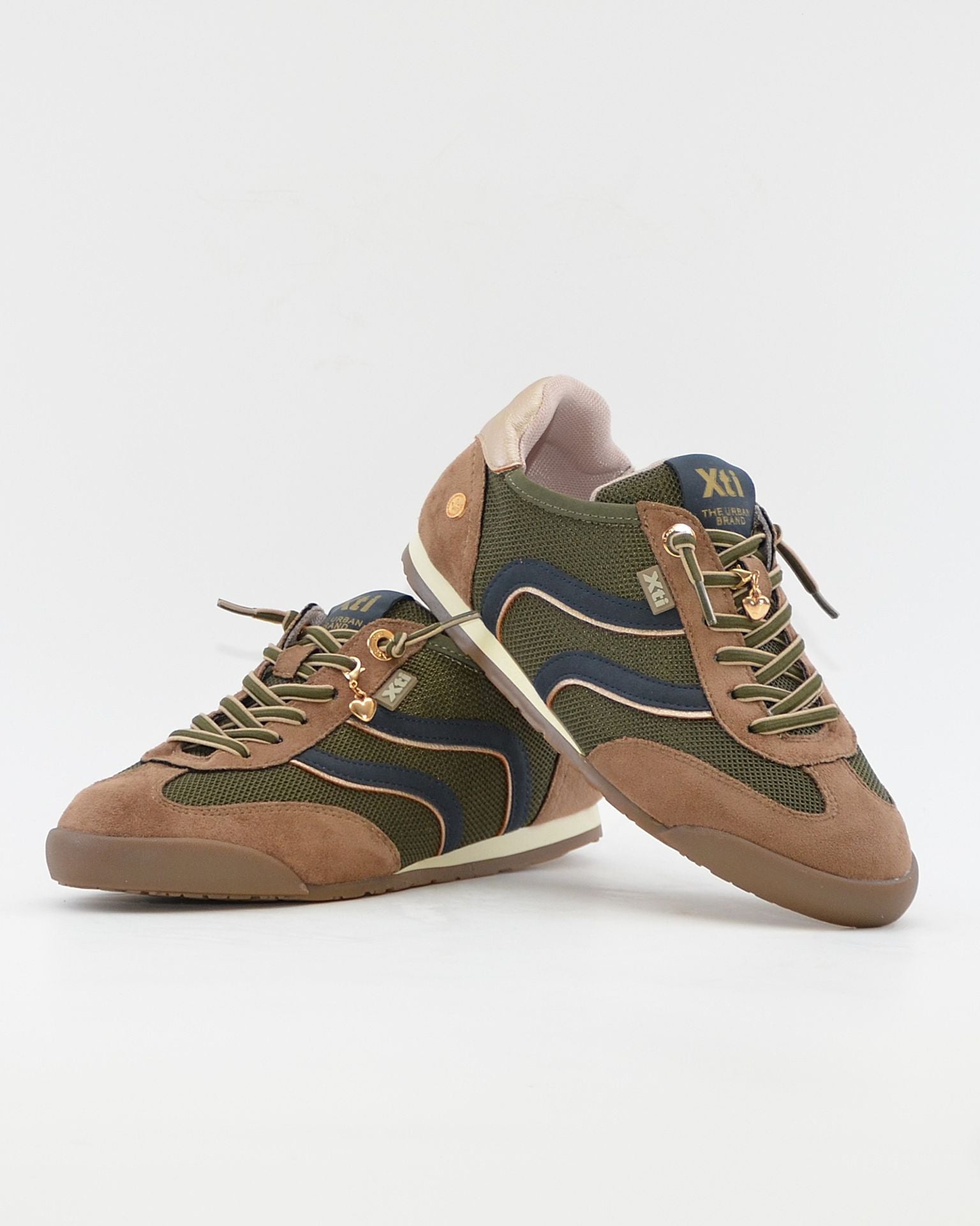DEPORTIVO SNEAKER MUJER PLANA COLOR KAKI CUERO XTI 146156