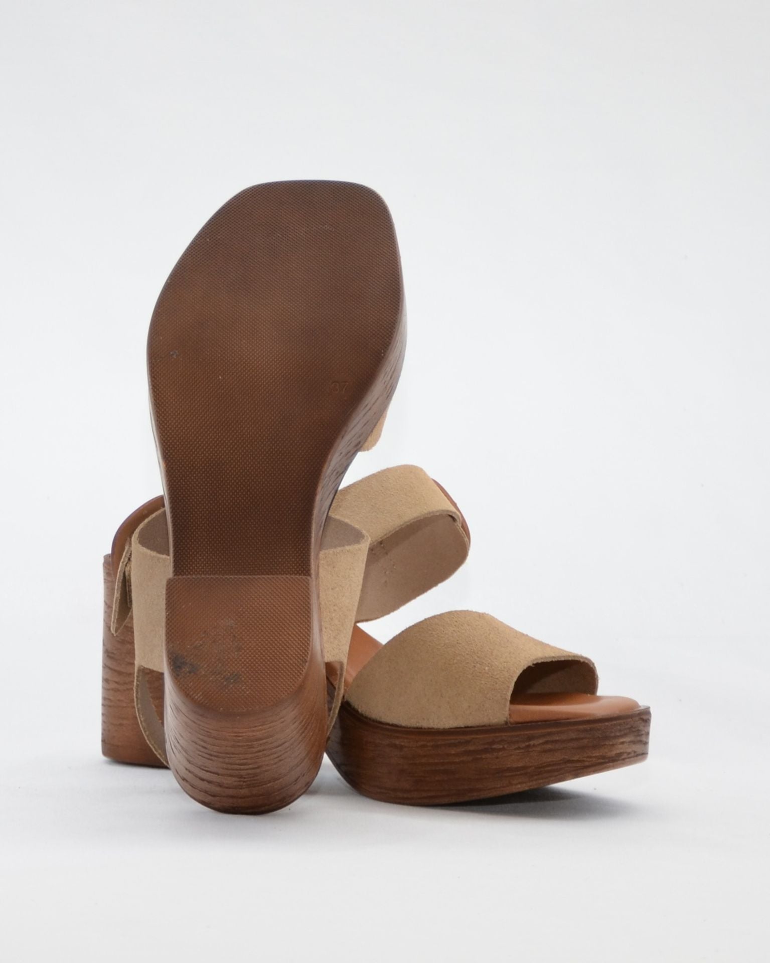 SANDALIA MUJER PLATAFORMA COLOR BEIGE CON HEBILLA KAOLA 930