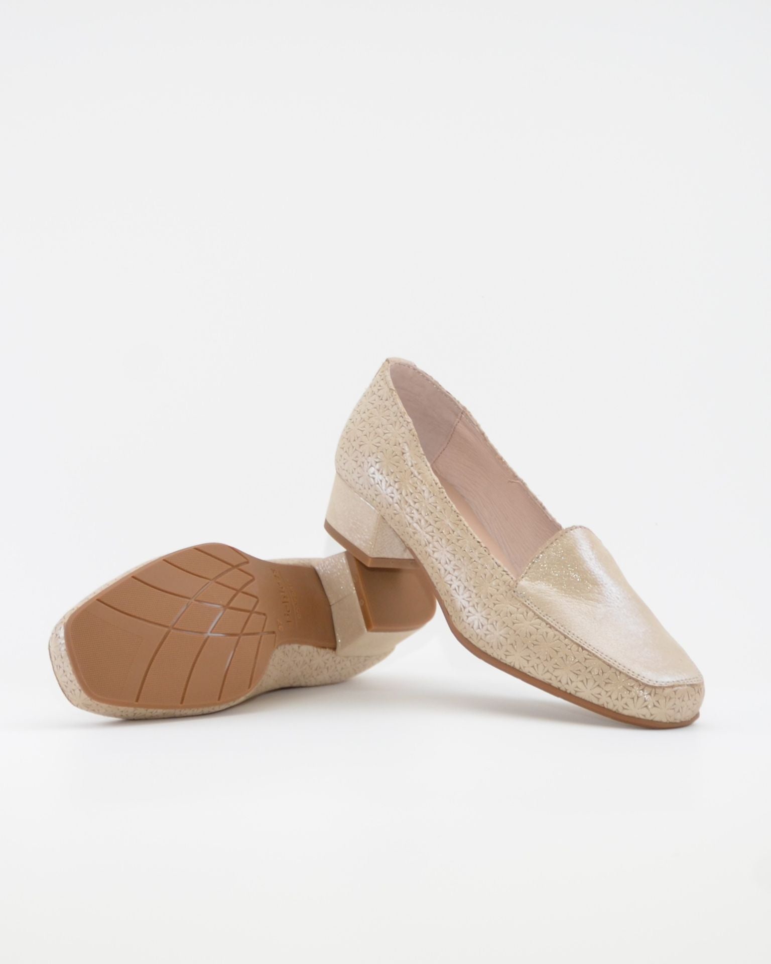 ZAPATO MOCASIN MUJER TACON BAJO COLOR BEIGE METALIZADO D CHICAS 1021 FLORES