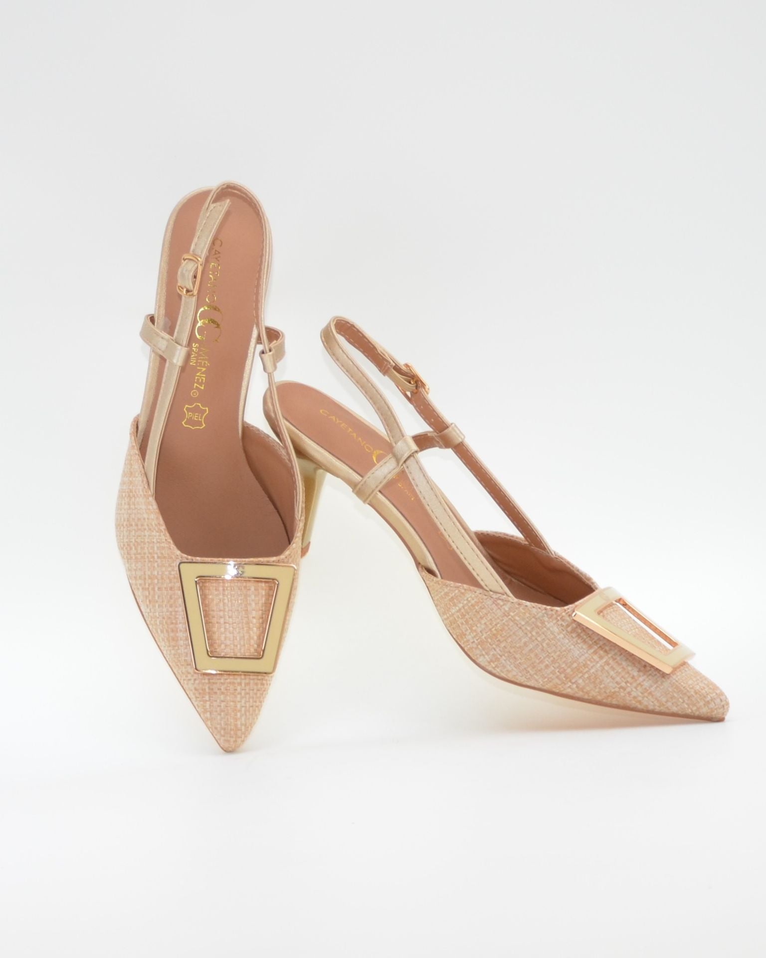 ZAPATO FIESTA MUJER TEJIDO BEIGE ADORNO METÁLICO CAYETANO 56022
