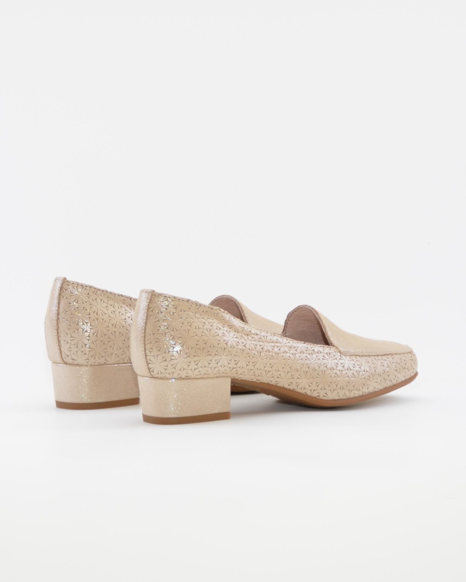 ZAPATO MOCASIN MUJER TACON BAJO COLOR BEIGE METALIZADO D CHICAS 1021 FLORES