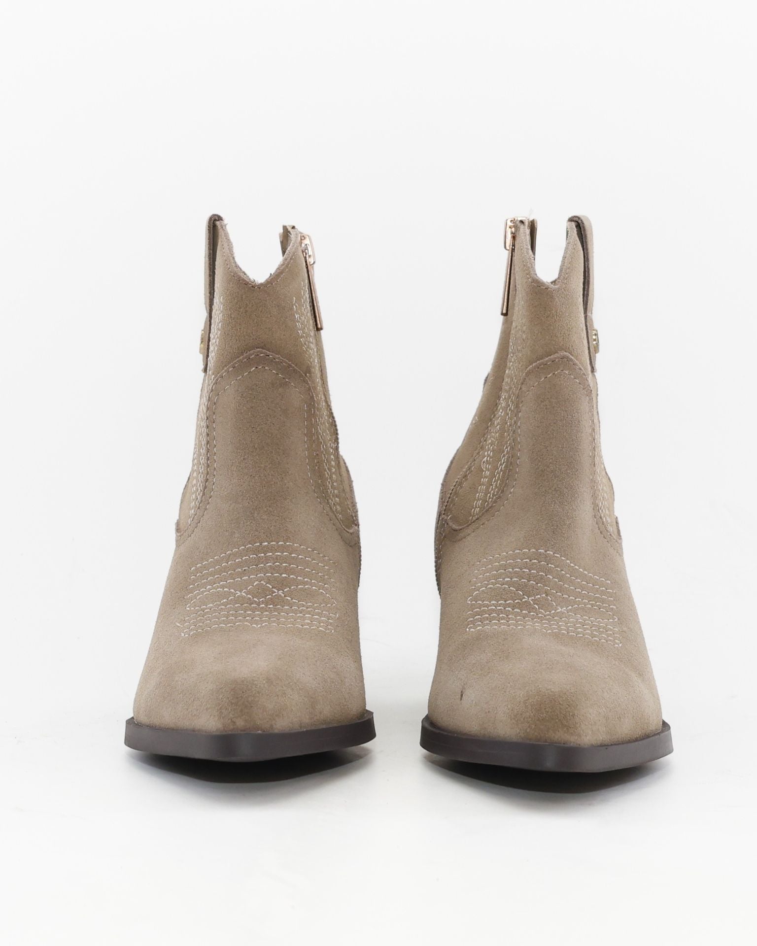 BOTIN MUJER COWBOY SERRAJE TAUPE CON BORDADO CARMELA 164390