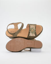SANDALIA CON CUÑA MUJER PLANTA ACOLCHADA ADORNO FLOR RAFIA COLOR KAKI PITILLOS 11262