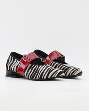 MERCEDITAS MUJER ANIMAL PRINT CEBRA CHAROL ROJO CON CORREA Y HEBILLA LACOMBA CLOVE