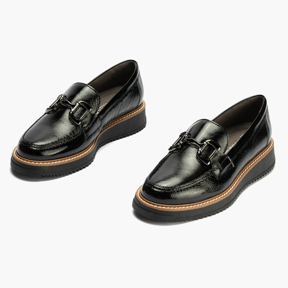 MOCASIN PLANO CHAROL NEGRO PISO BAJO 10760