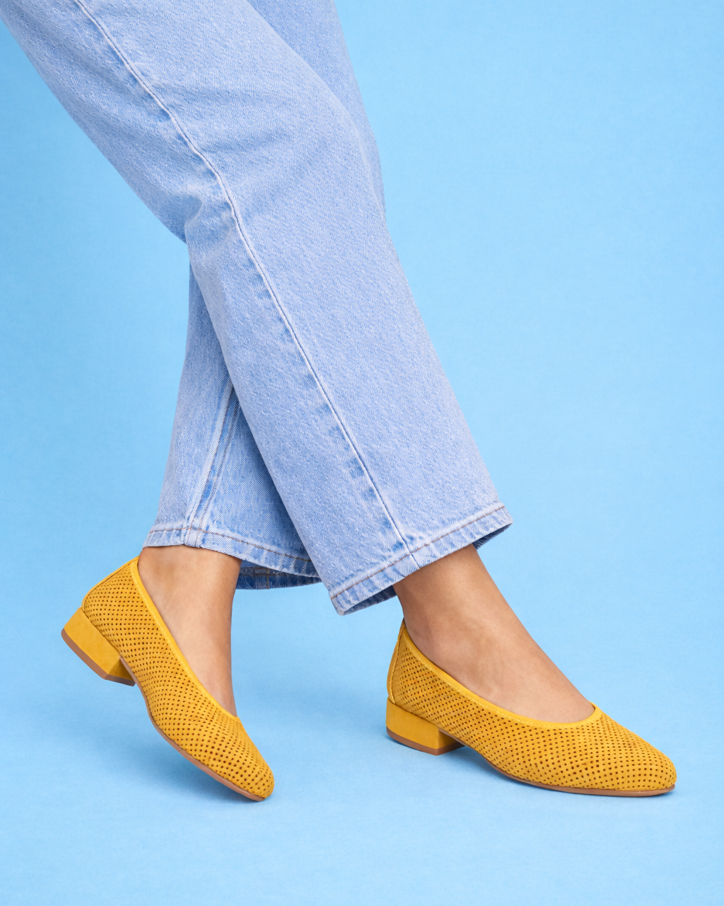 MERCEDITAS DE PIEL COLOR AMARILLO LACOMBA AMARILLYS