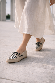 MOCASIN NAUTICO MUJER SERRAJE BEIGE ANIMAL PRINT GLADIOLUS