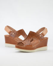 SANDALIA CUÑA MUJER PIEL MICROPERFORADA COLOR BRANDY PIKOLINOS W3Z-1623C1