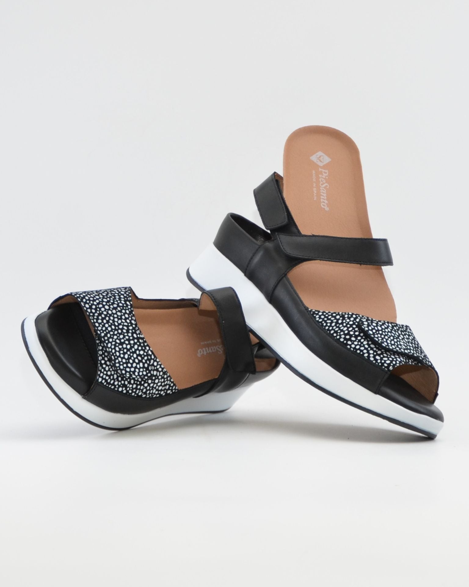SANDALIA PLANTILLA EXTRAIBLE MUJER TRES VELCROS ANCHO ESPECIAL COLOR NEGRO PIE SANTO 260422