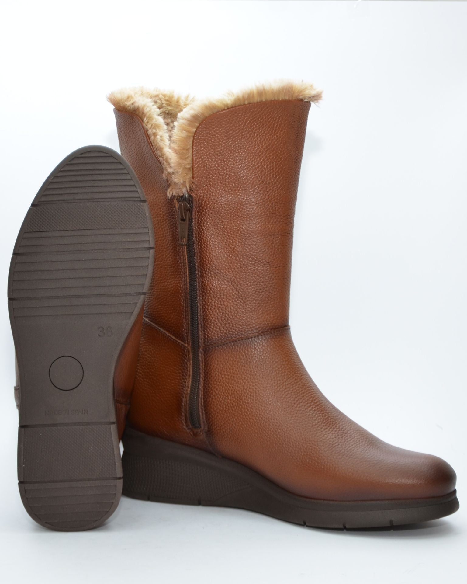 BOTA CUÑA MUJER COLOR CUERO 7621