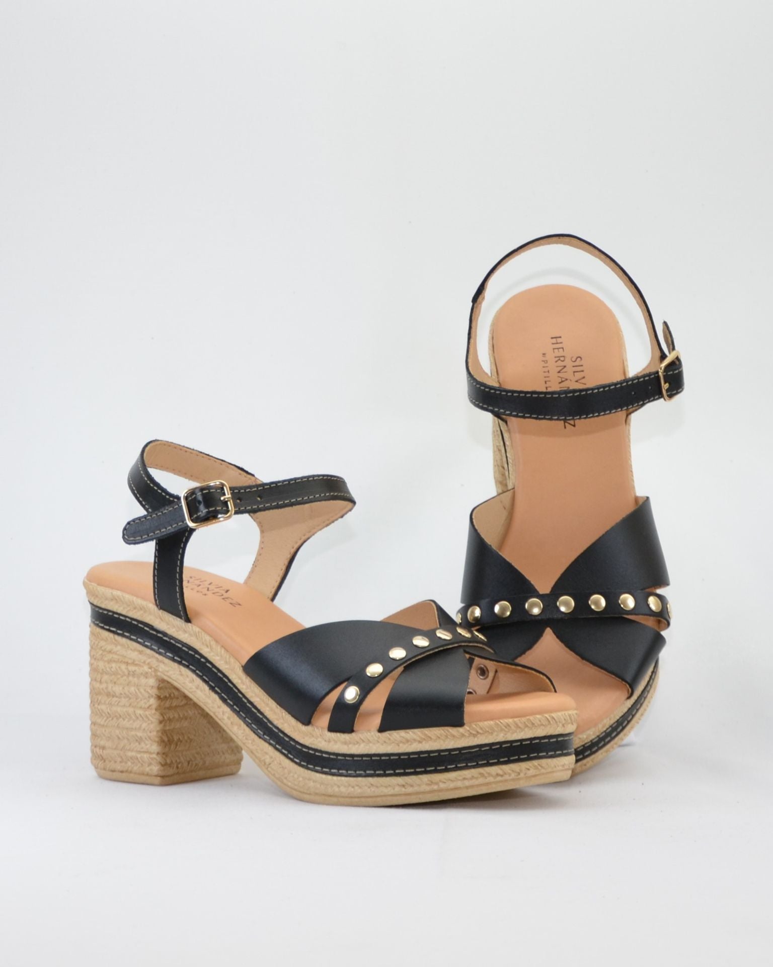 SANDALIA MUJER TACON Y PLATAFORMA COLOR NEGRO CON TACHAS PITILLOS 30213