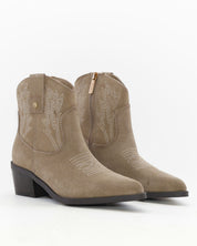 BOTIN MUJER COWBOY SERRAJE TAUPE CON BORDADO CARMELA 164390