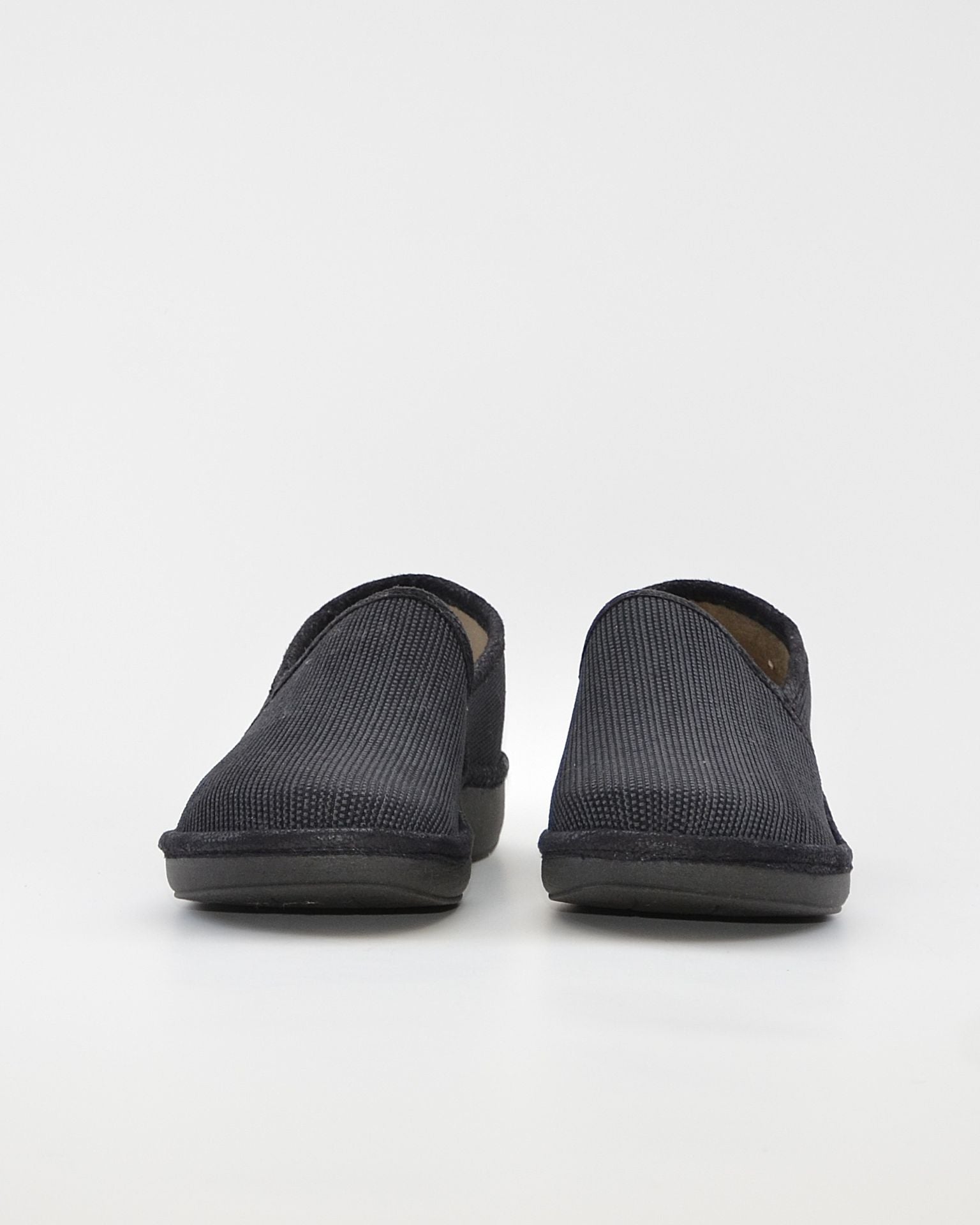 ZAPATILLAS DE CASA CERRADA HOMBRE SALVI 08D-000 DRAKO NEGRO LISO