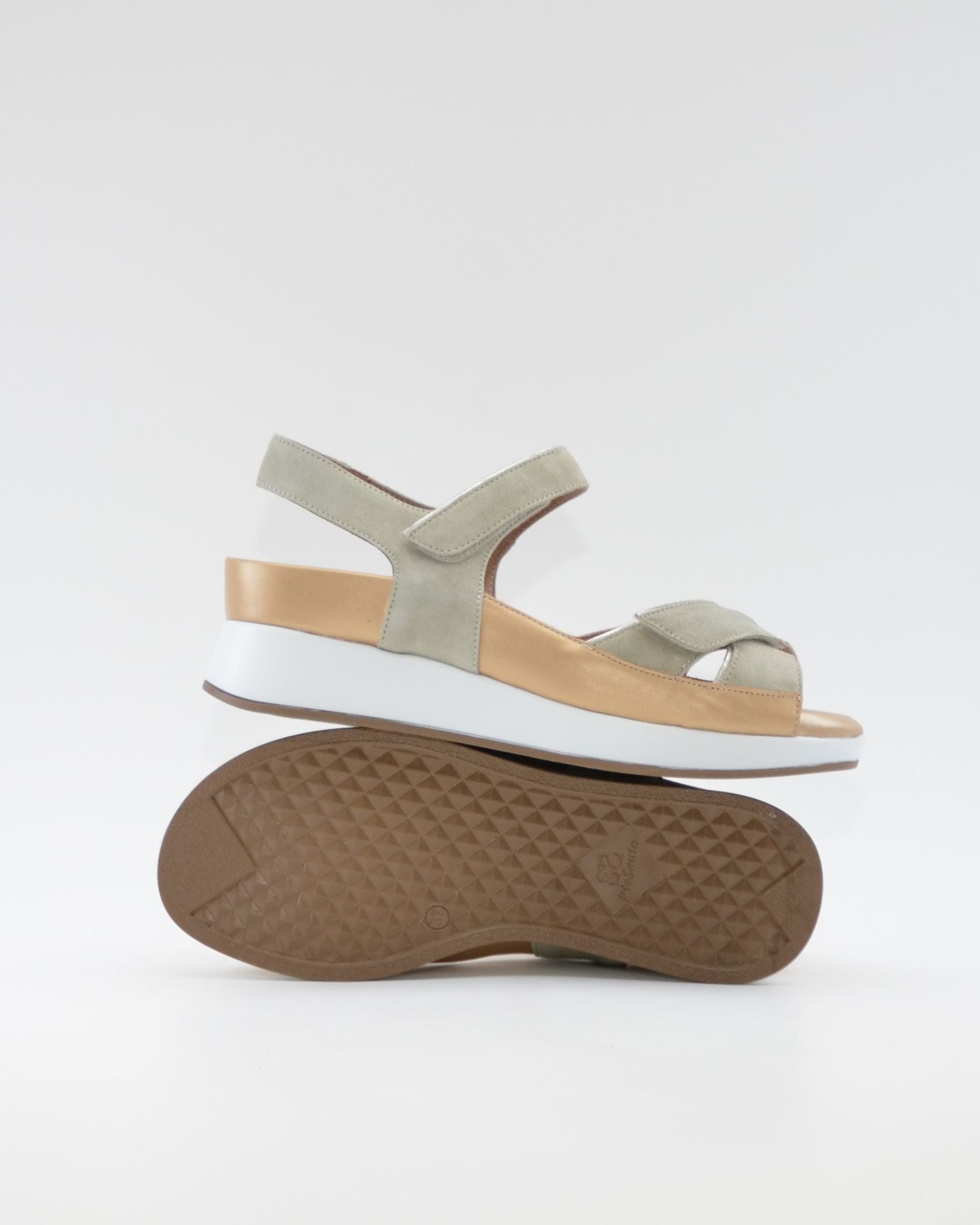 SANDALIA CRUZADA PLANTILLA EXTRAIBLE MUJER TRES VELCROS ANCHO ESPECIAL COLOR VERDE PIE SANTO 260381 EUCALIPTO