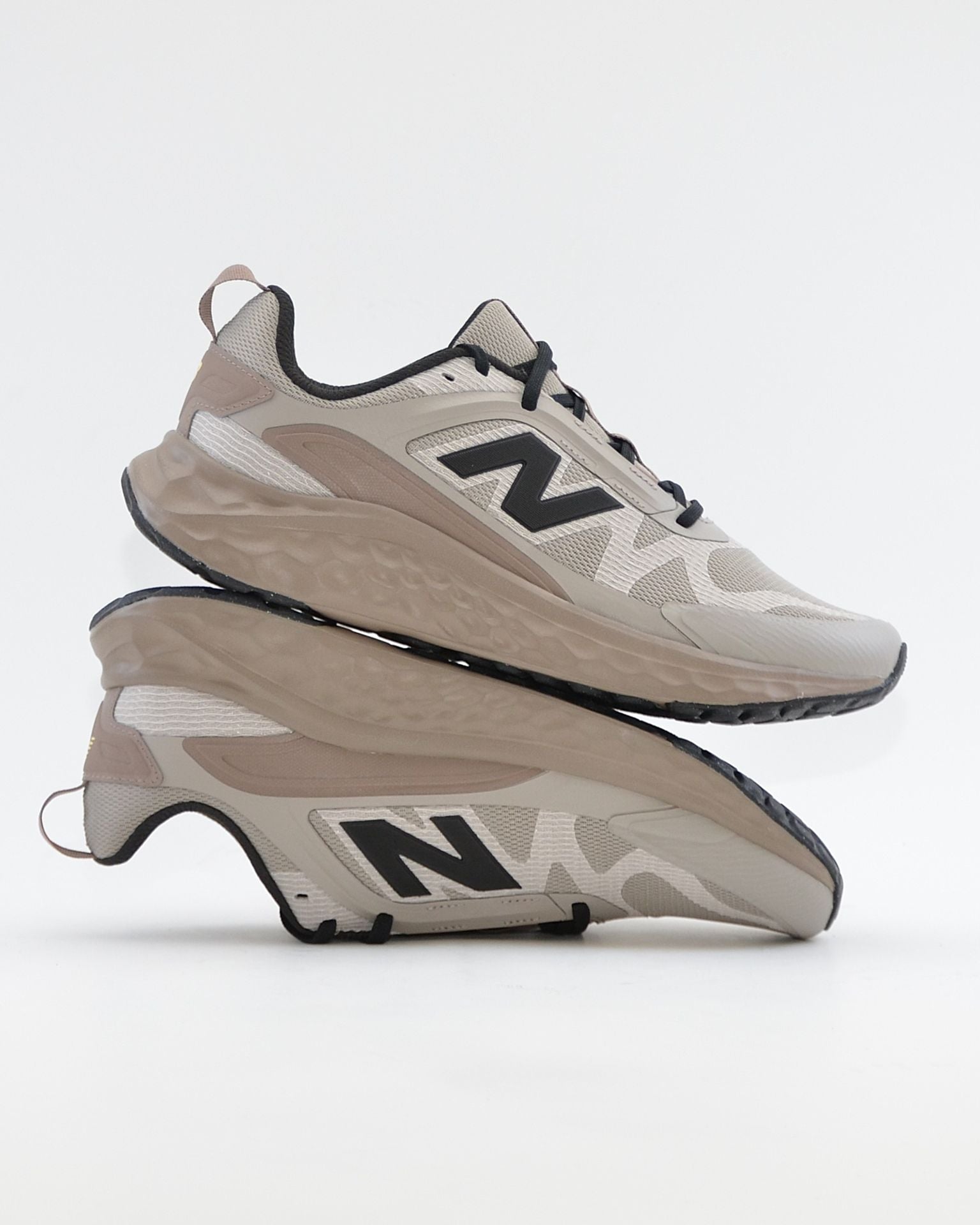 SNEAKERS NEW BALANCE MARIS 8P6 ZAPATILLAS DEPORTIVAS HOMBRE COLOR BEIGE FRESH FOAM