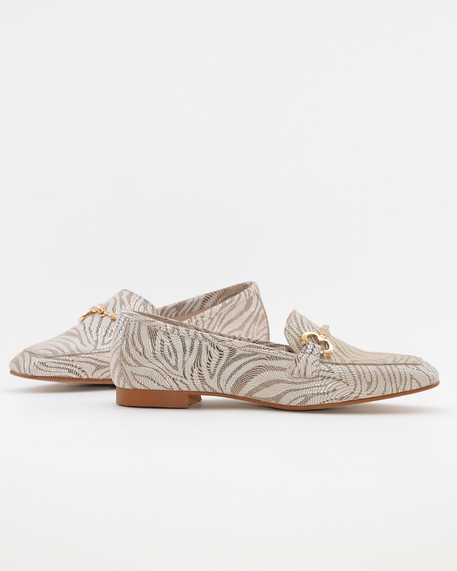 ZAPATO MOCASIN MUJER PLANO ESTAMPADO METALIZADO PLATINO CAYETANO 17200