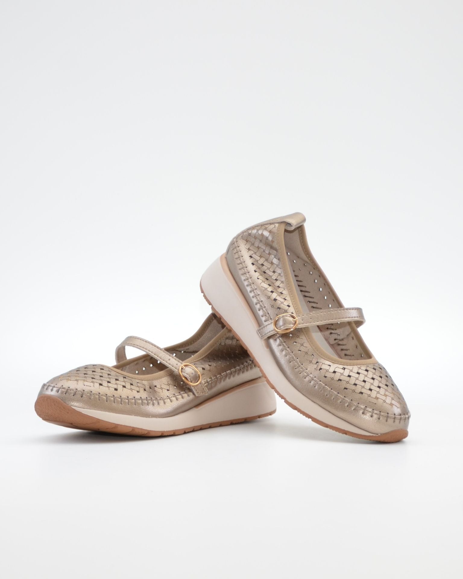 MANOLETINA CON CORREA MUJER COLOR BRONCE TREINTAS L4554