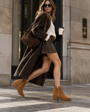 BOTIN MUJER COWBOY SERRAJE CUERO CON TACHAS KAOLA 3504