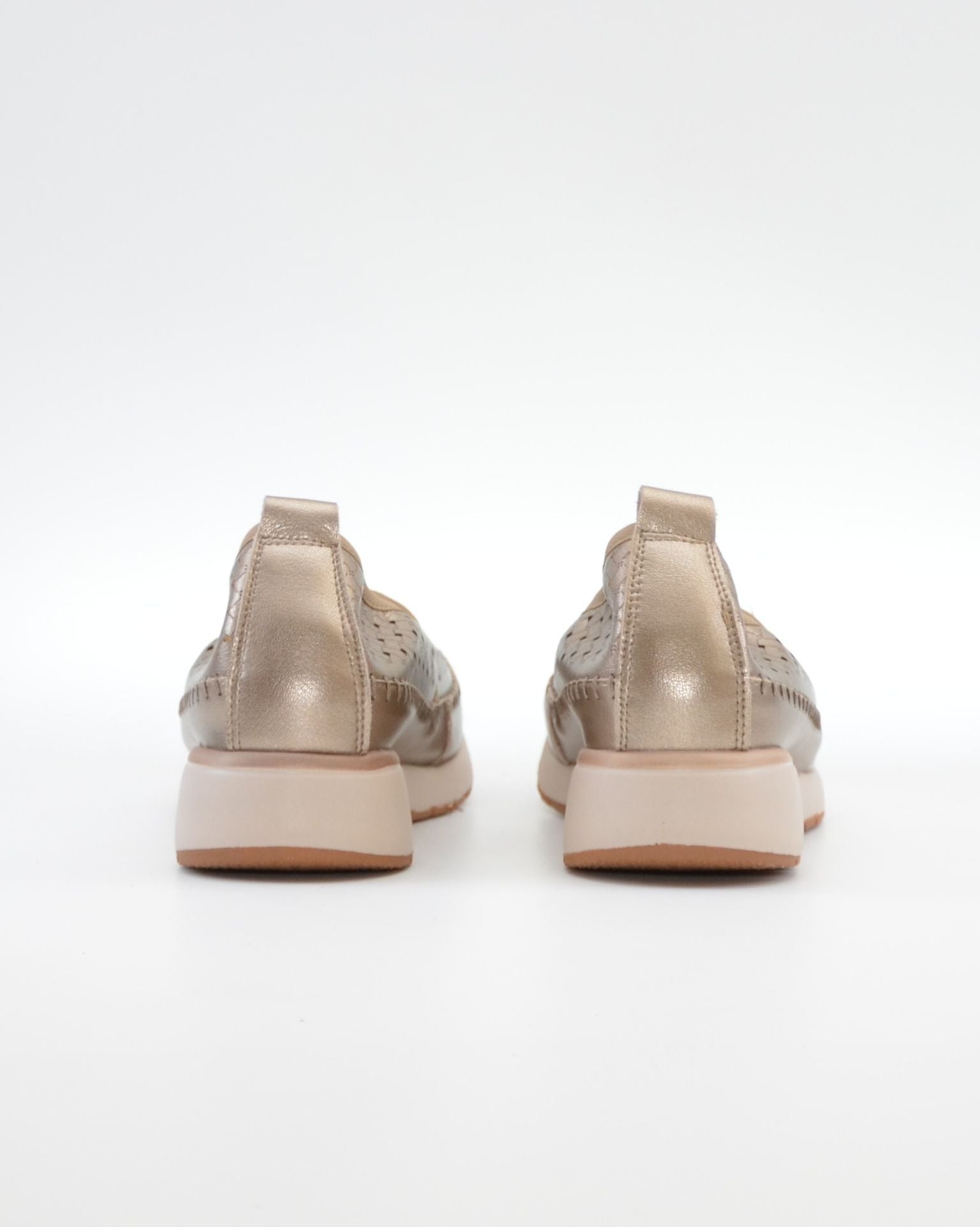 MOCASIN MUJER COLOR BRONCE TREINTAS L4554