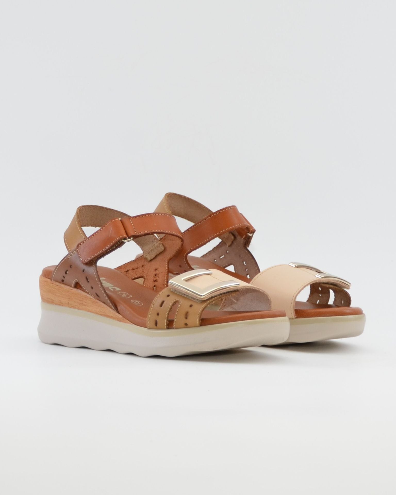 SANDALIA MUJER CUÑA PLANTA DE GEL COMBI BEIGE KAKY CUERO JORDANA 4630