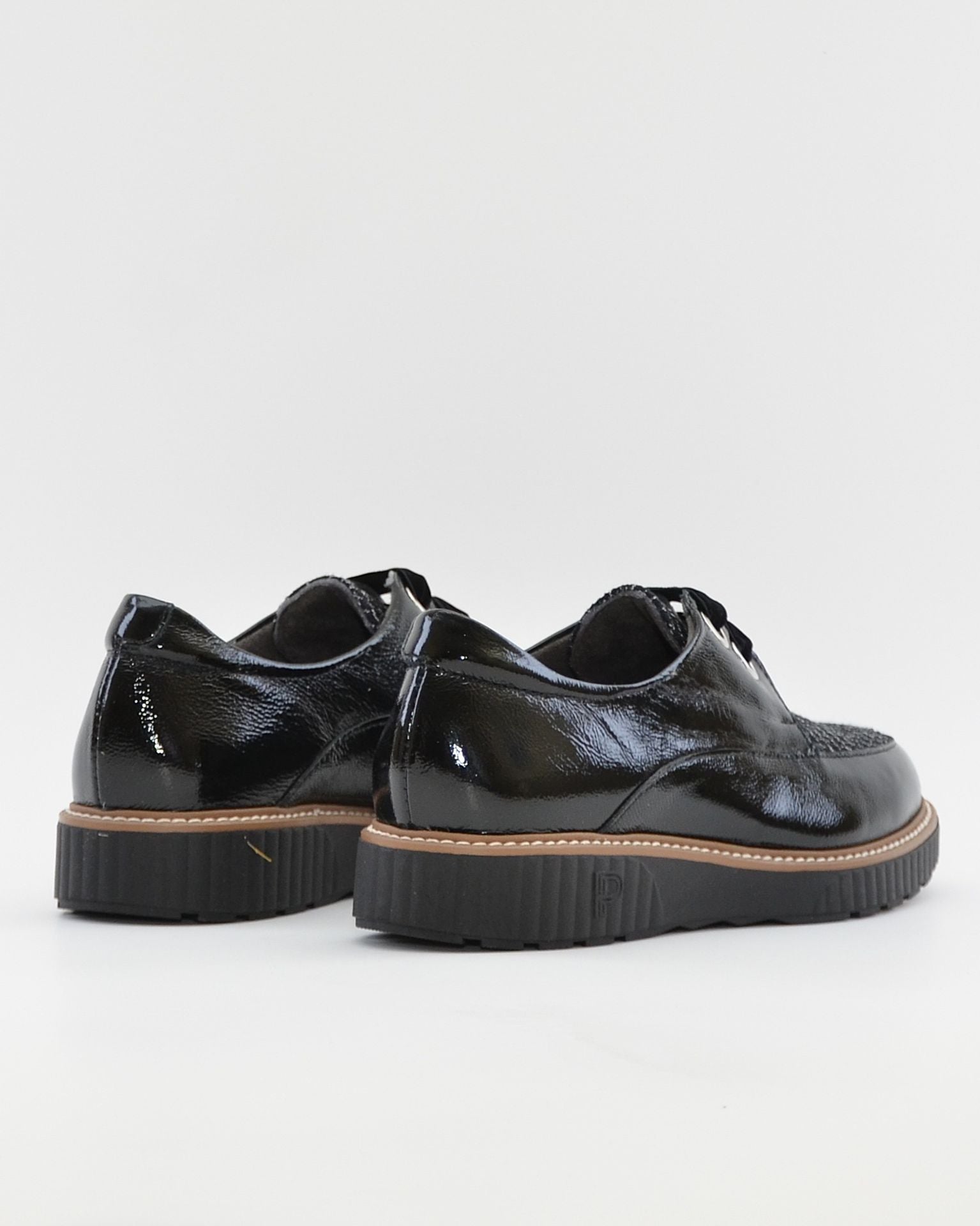 ZAPATO CASUAL MUJER PITILLOS CORDON PLANTILLA EXTRAIBLE 11555 CHAROL NEGRO