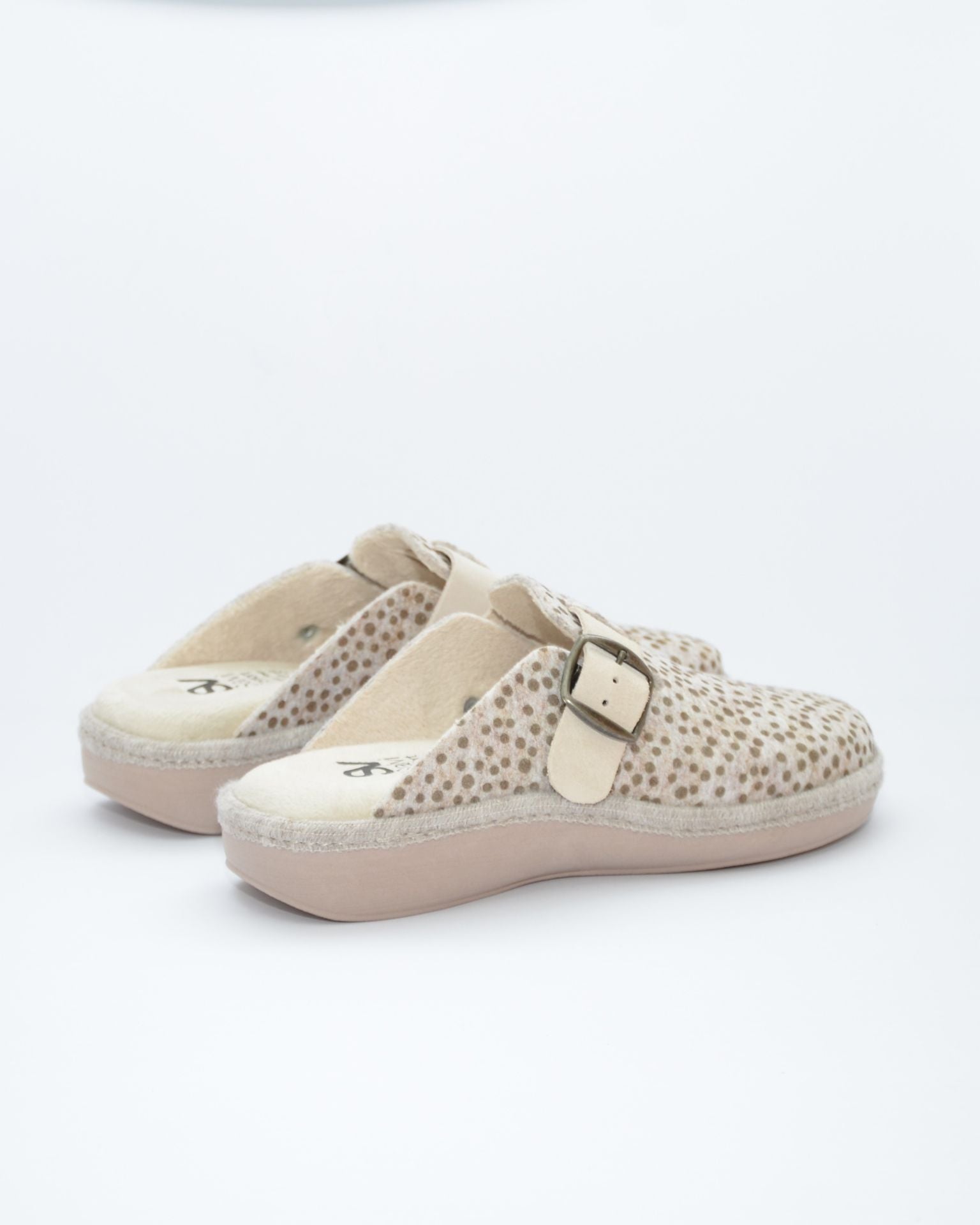 ZAPATILLAS DE CASA MUJER CON HEBILLA