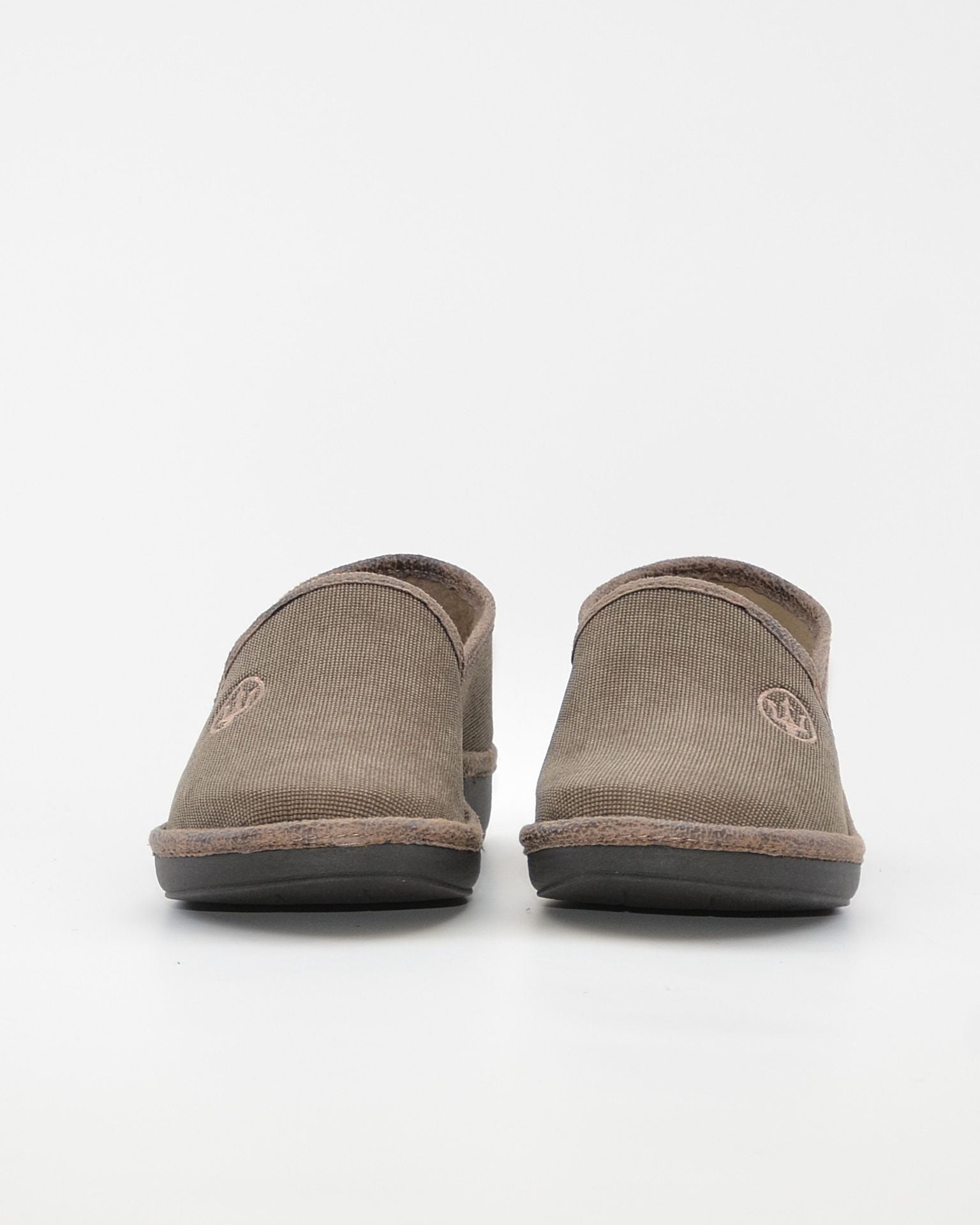 ZAPATILLAS DE CASA CERRADA HOMBRE SALVI 08D-244 TRIANA TOSTADO TRIDENTE