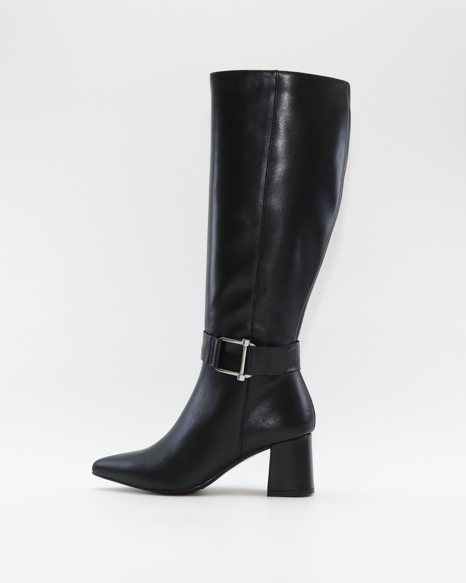 BOTA ALTA MUJER TACON ANCHO EN PIEL COLOR NEGRO ADORNO HEBILLA