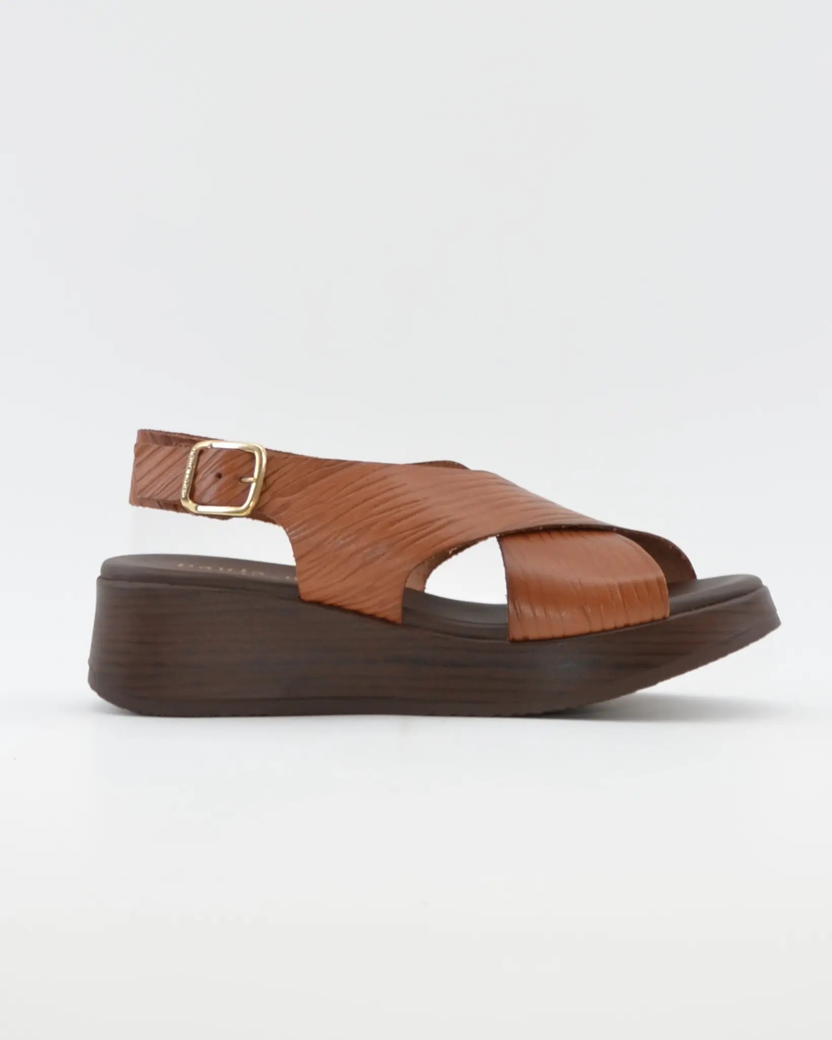 SANDALIA MUJER CRUZADA COLOR CUERO PLANTA ACOLCHADA PAULA URBAN 33-2070 AVELLANA
