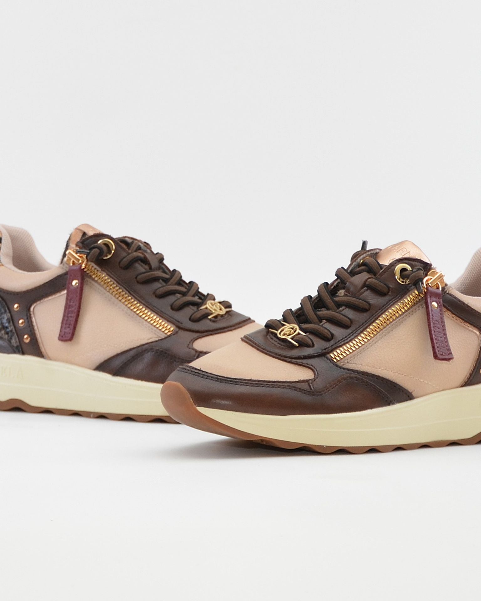 ZAPATILLA SNEAKER MUJER CARMELA COLOR MARRÓN CON TAUPE 164221