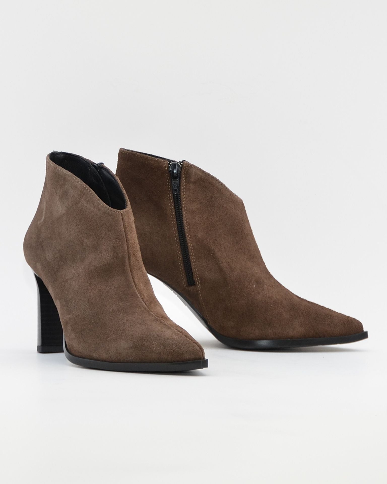 BOTIN DE MUJER TACON FINO COLOR SERRAJE FOCA DESIREE SHAIRA 2
