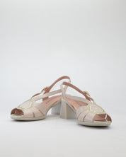 SANDALIA VESTIR TACON CUADRADO COLOR NUDE ADORNO DORADO PITILLOS 11215