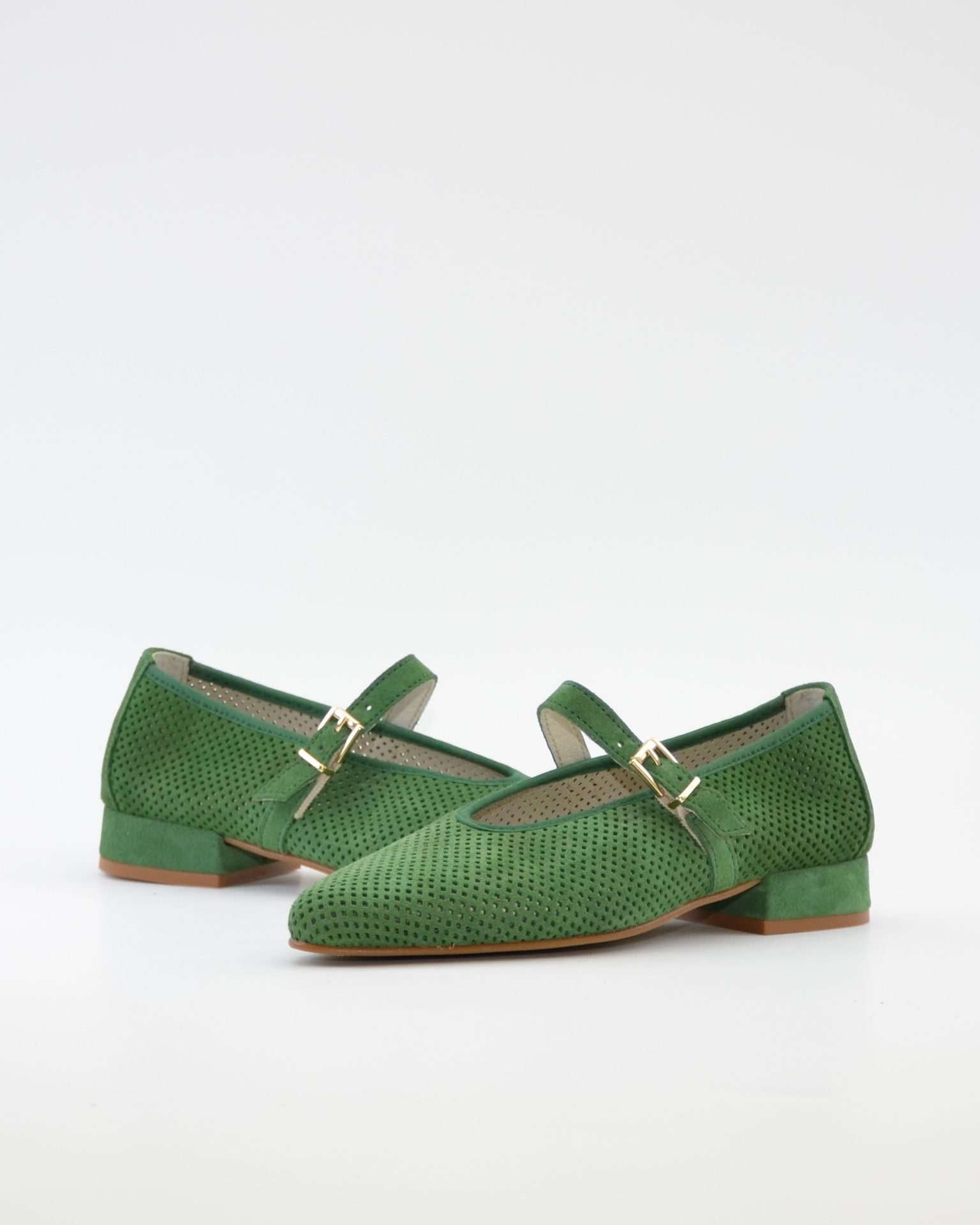 MERCEDITAS DE PIEL COLOR VERDE CON CORREA Y HEBILLA LACOMBA SALVIA