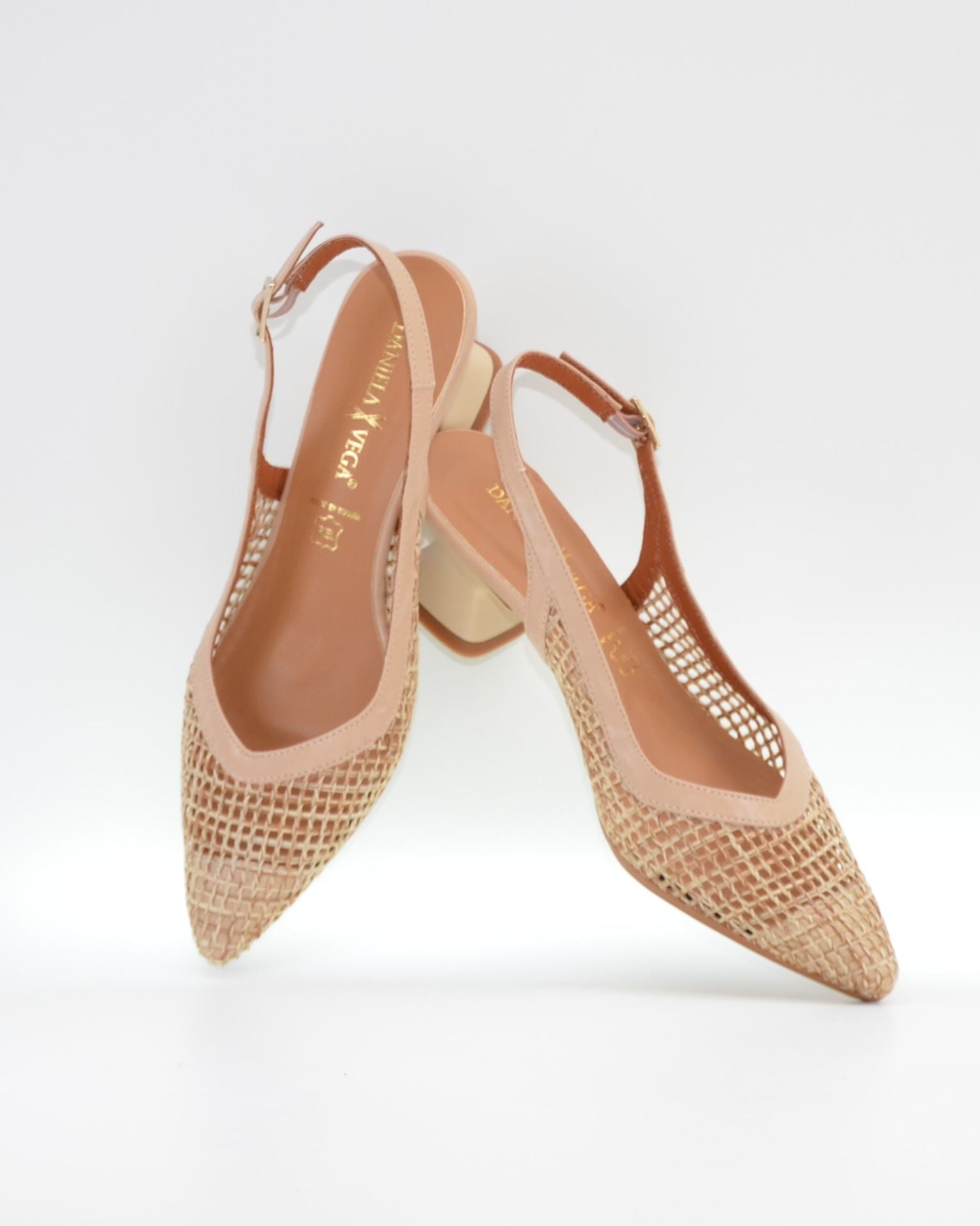 ZAPATO VESTIR MUJER DESTALONADO TACON BAJO DANIELA VEGA CON REJILLA NATURAL BEIGE